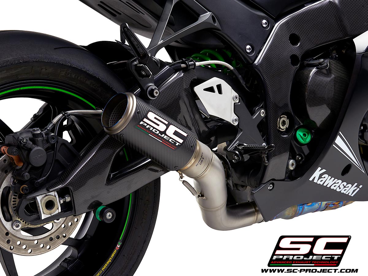 Picture of CR-T carbon fibre exhaust, with de-cat link pipe