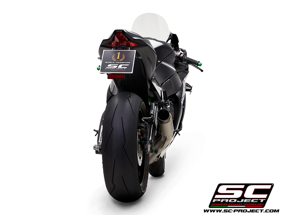 Picture of GP70-R titanium exhaust, with de-cat link pipe