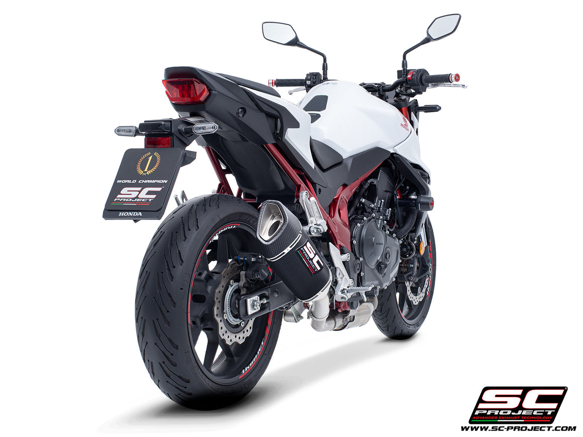 Honda CB750 Hornet with SC-Project SC1-R carbon exhaust, 3/4 rear view