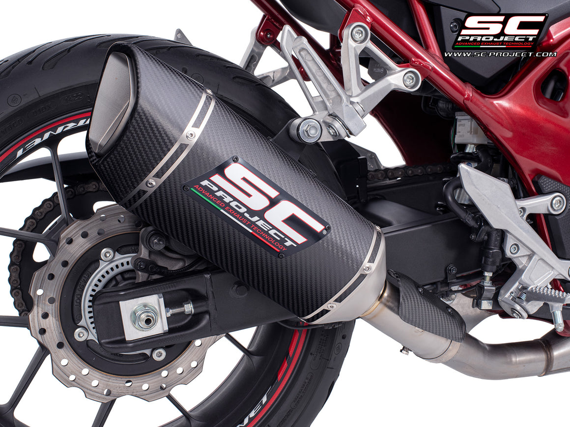 Honda CB750 Hornet with SC-Project SC1-R carbon exhaust, 3/4 rear view