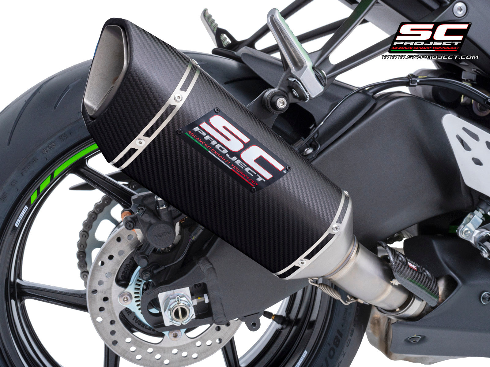Kawasaki ZX-6R 2024 with SC-Project SC1-R carbon exhaust, 3/4 rear view