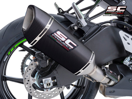 Kawasaki ZX-6R 2024 with SC-Project SC1-R carbon exhaust, 3/4 rear view