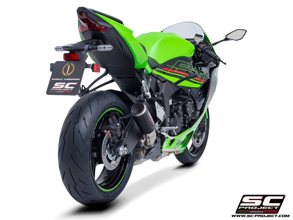 Kawasaki ZX-6R 2024 with SC-Project CR-T carbon exhaust, 3/4 rear view