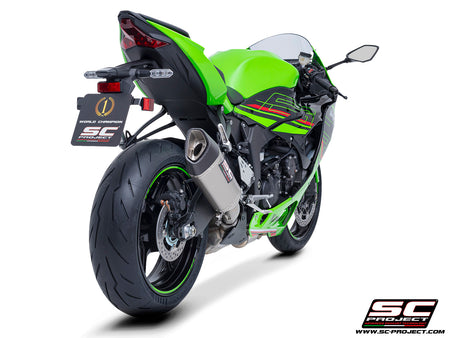 Kawasaki_Ninja-ZX-6R with SC-Project SC1-R titanium exhaust, 3/4 rear view