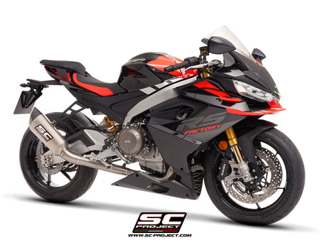Aprilia Tuono 660 with SC-Project 2-1 Titanium full exhaust system, with SC1-R titanium exhaust, 3/4 rear view