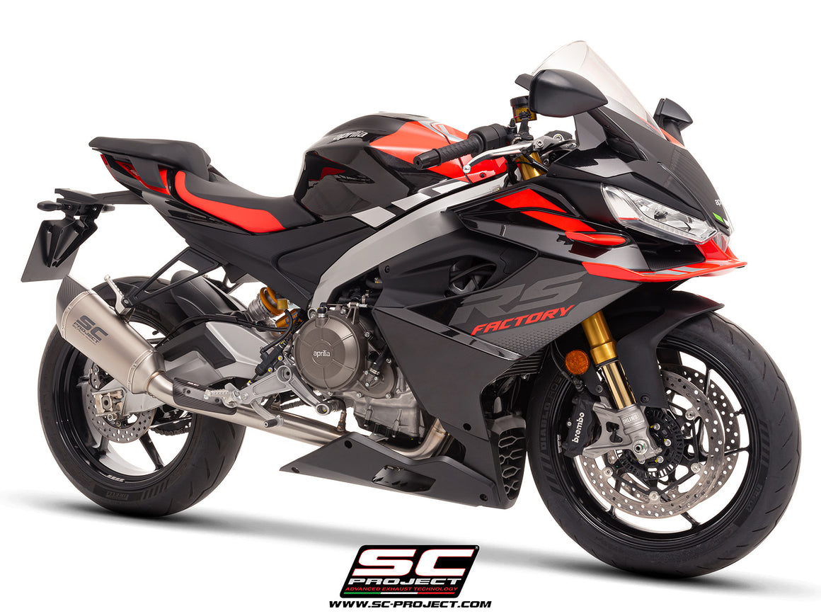 Aprilia Tuono 660 with SC-Project 2-1 stainless steel full exhaust system, with SC1-R titanium exhaust, 3/4 rear view