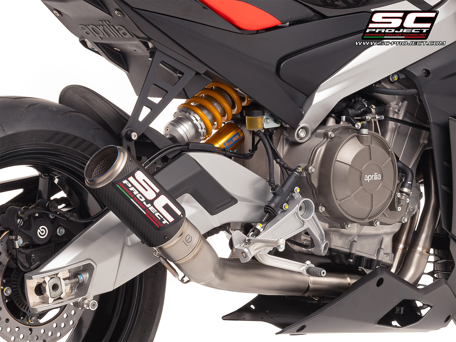Aprilia Tuono 660 with SC-Project 2-1 Titanium full exhaust system, with CR-T carbon exhaust, 3/4 rear view