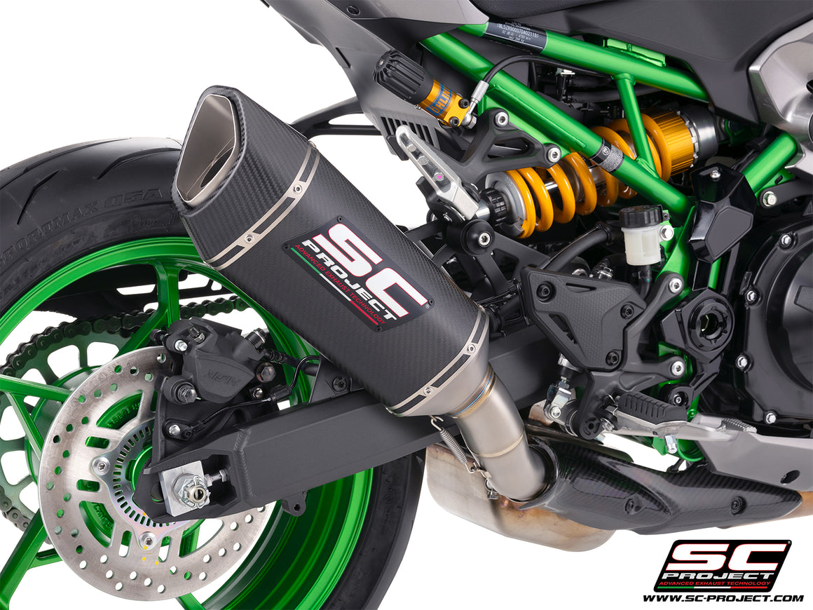 Kawasaki Z900 with SC-Project SC1-R carbon fibre exhaust, 3/4 rear view