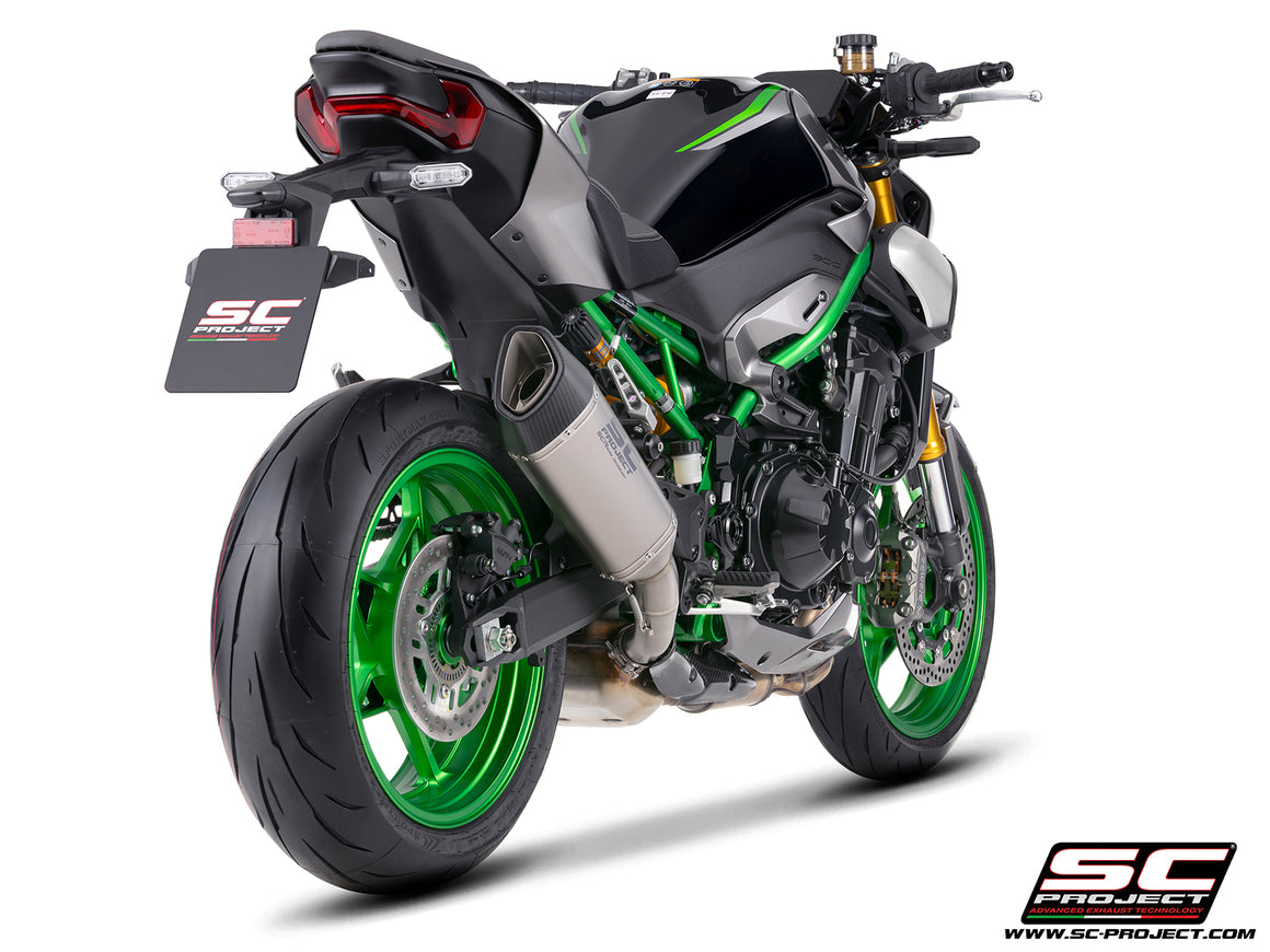 Kawasaki Z900 with SC-Project SC1-R titanium exhaust, 3/4 rear view