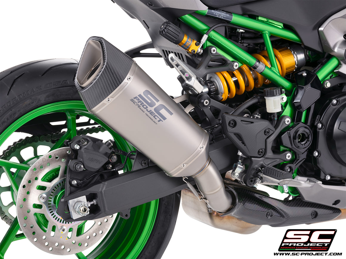 Kawasaki Z900 with SC-Project SC1-R titanium exhaust, 3/4 rear view