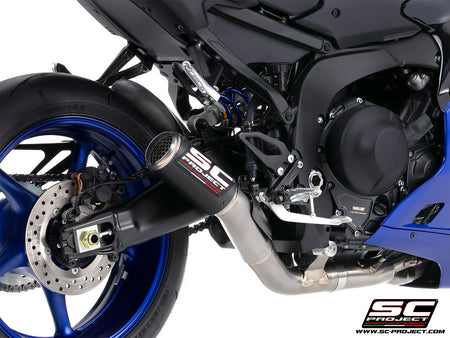 Yamaha R9 with SC-Project full exhaust system titanium, with CR-T carbon fibre exhaust, with stoneguard grid, 3/4 rear view