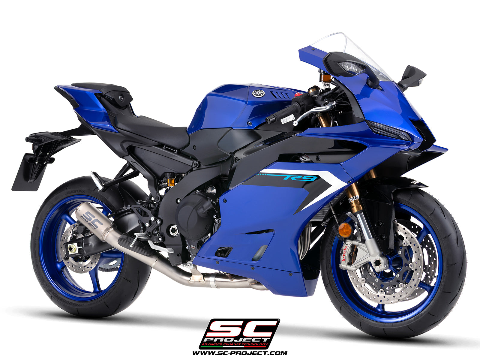 Yamaha R9 with SC-Project full exhaust system titanium, with CR-T titanium exhaust, with stoneguard grid, 3/4 rear view