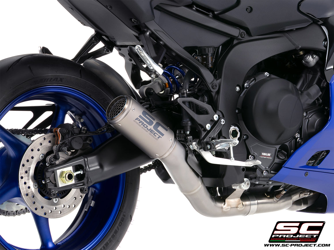 Yamaha R9 with SC-Project full exhaust system titanium, with CR-T titanium exhaust, with stoneguard grid, 3/4 rear view