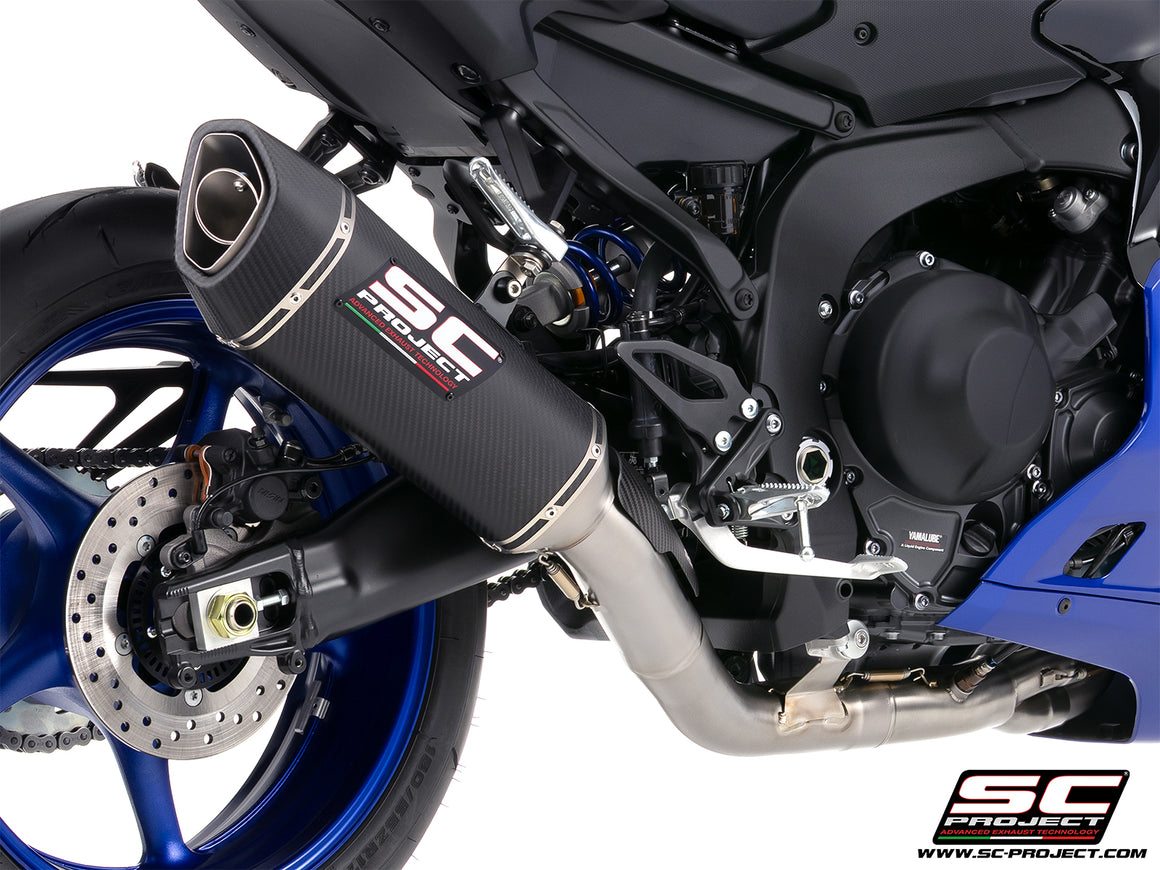 Yamaha R9 with SC-Project 3-1 full exhaust system, with SC1-R  carbon fibre exhaust, 3/4 rear view