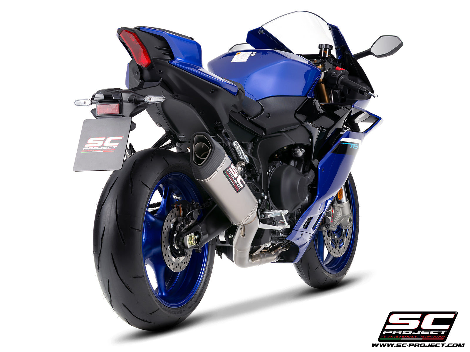 Yamaha R9 with SC-Project 3-1 full exhaust system, with SC1-R  titanium exhaust, 3/4 rear view