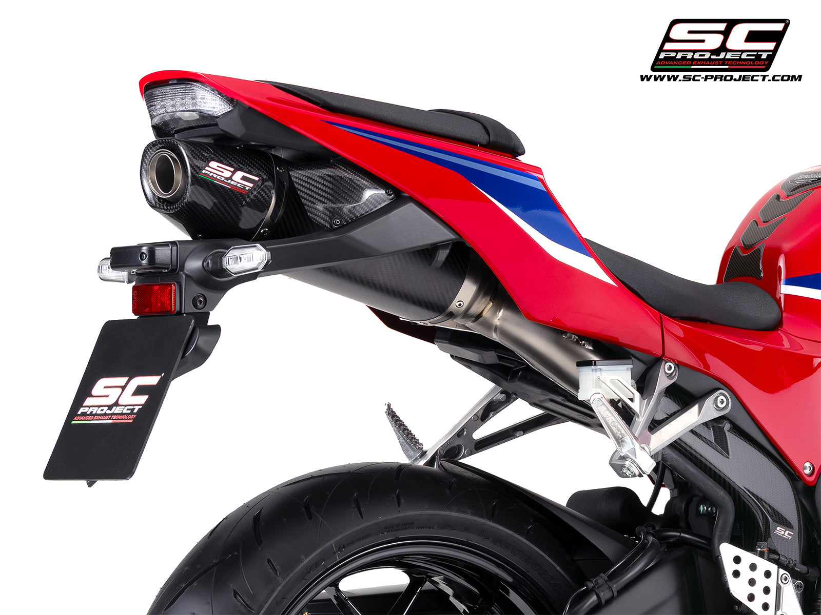 Honda CBR600RR with SC-Project SC-RR carbon fibre exhaust, 3/4 rear view