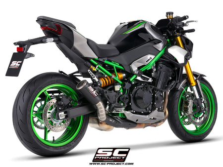Kawasaki Z900 with SC-Project CR-T M2 Ti -Carbon carbon / titanium fibre  exhaust, with stoneguard grid, 3/4 rear view