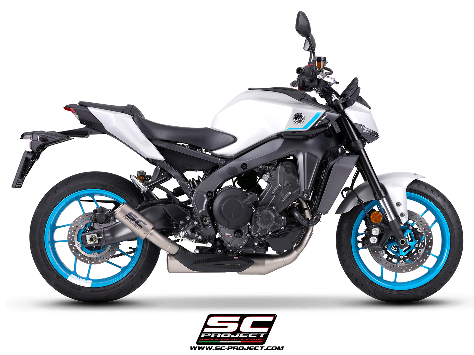 Yamaha MT-09 with SC-Project full exhaust system stainless steel, with CR-T titanium exhaust, with stoneguard grid, 3/4 rear view
