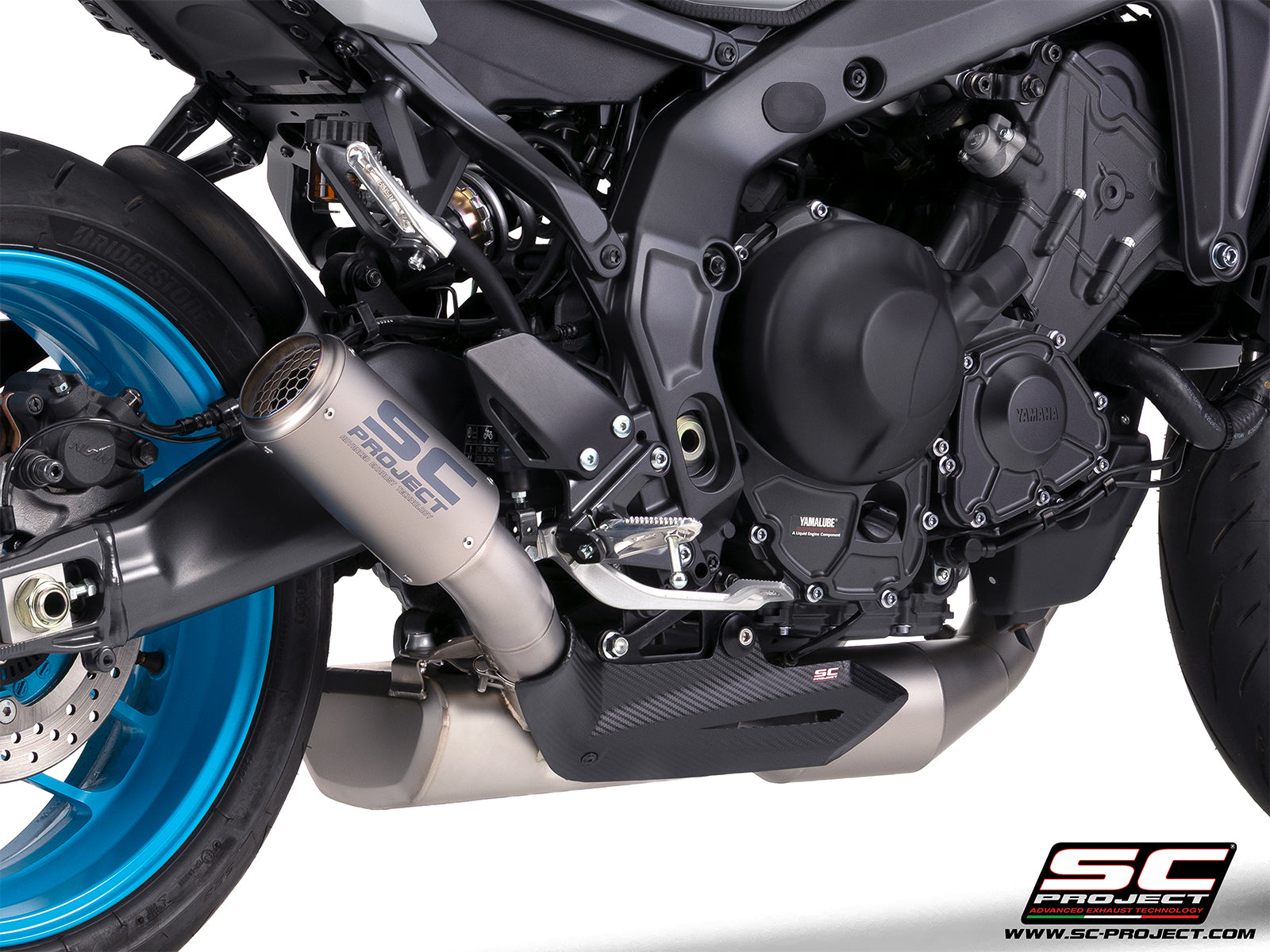 Yamaha MT-09 with SC-Project full exhaust system stainless steel, with CR-T titanium exhaust, with stoneguard grid, 3/4 rear view