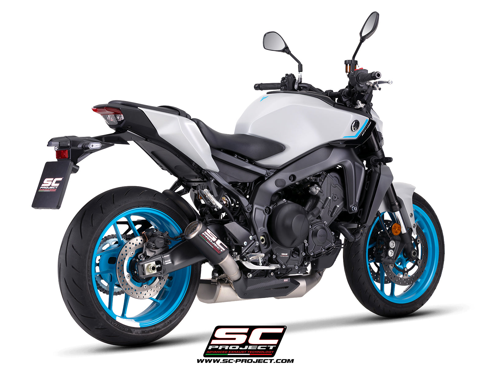 Yamaha MT-09 with SC-Project full exhaust system stainless steel, with CR-T carbon fibre exhaust, with stoneguard grid, 3/4 rear view