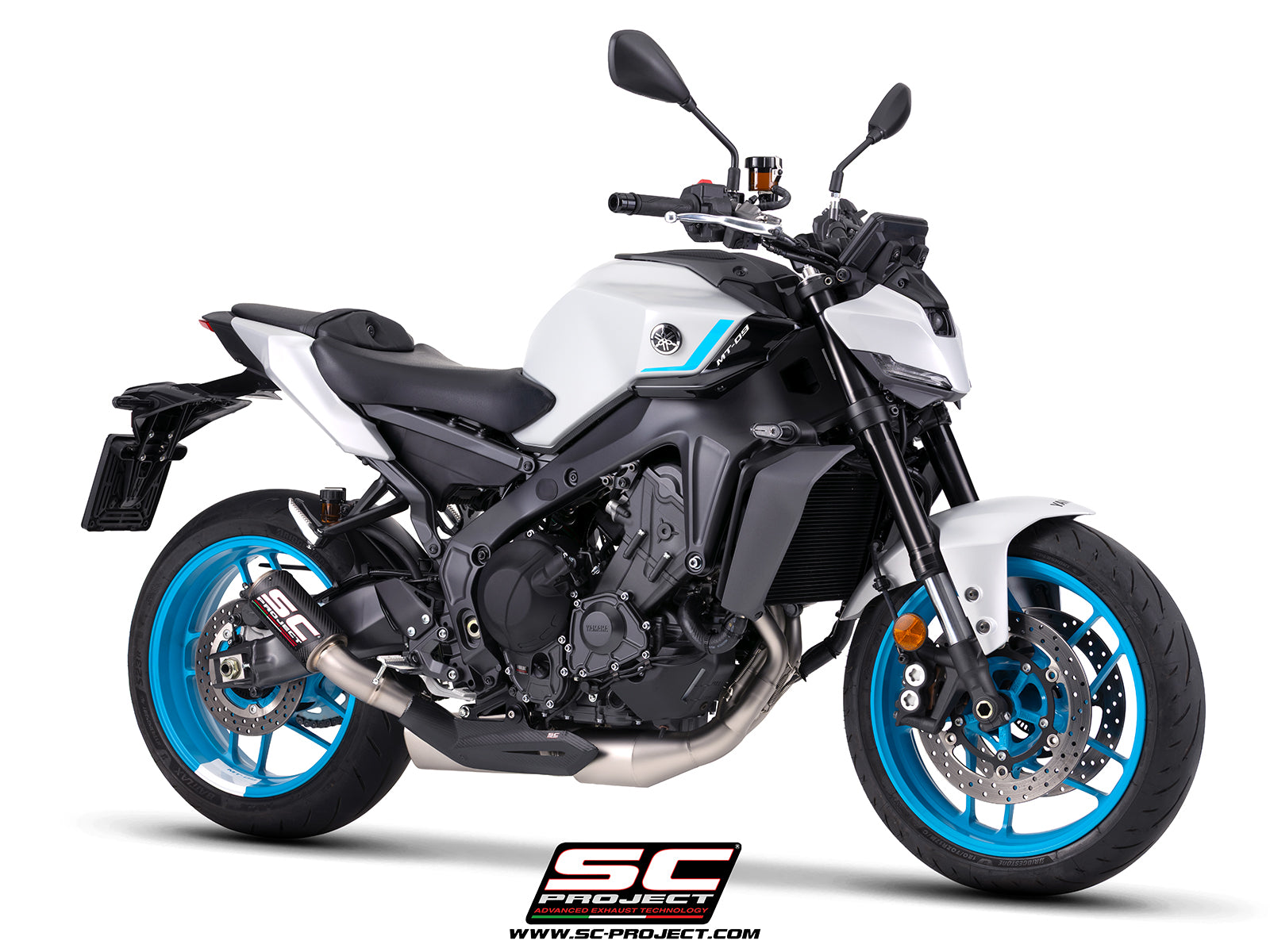 Yamaha MT-09 with SC-Project full exhaust system stainless steel, with CR-T carbon fibre exhaust, with stoneguard grid, 3/4 rear view