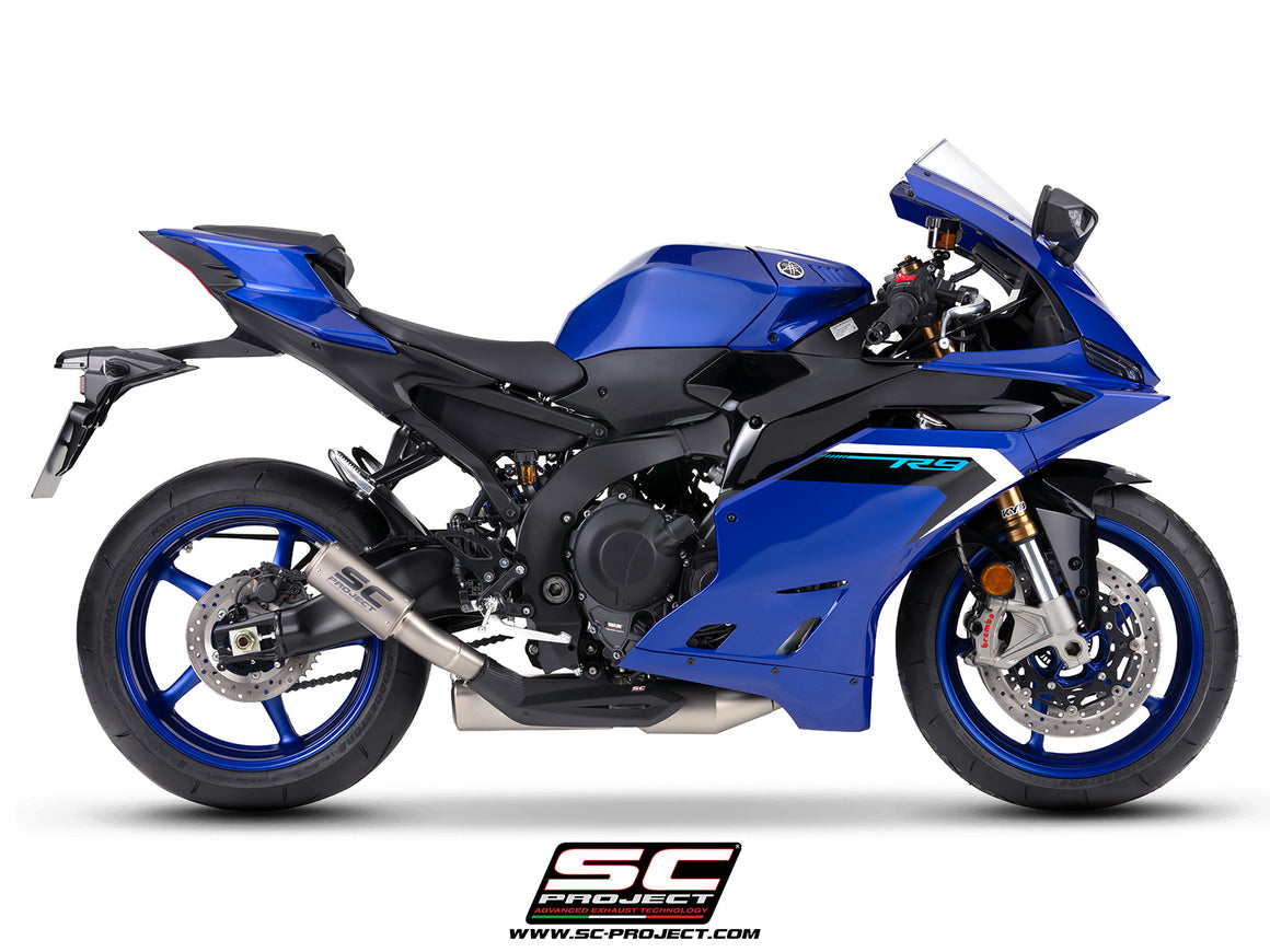 Yamaha R9 with SC-Project full exhaust system stainless steel, with CR-T titanium exhaust, with stoneguard grid, 3/4 rear view