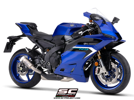Yamaha R9 with SC-Project full exhaust system stainless steel, with CR-T titanium exhaust, with stoneguard grid, 3/4 rear view