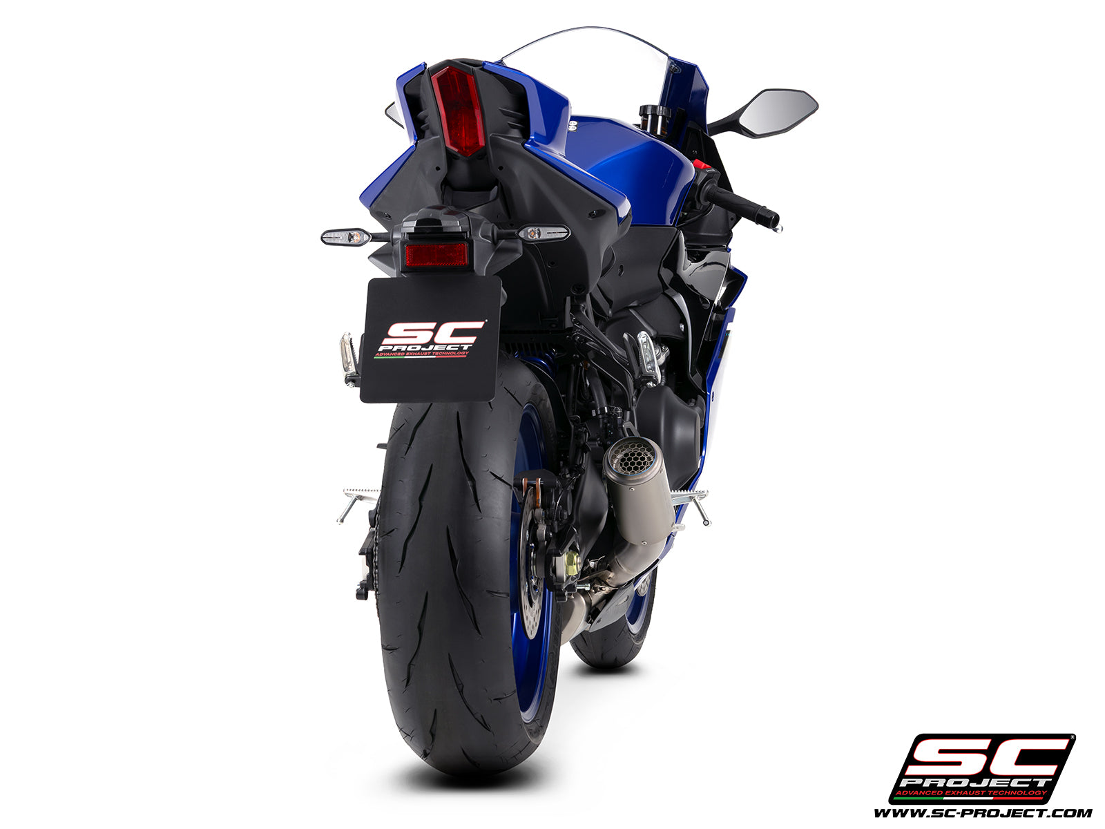 Yamaha R9 with SC-Project full exhaust system stainless steel, with CR-T titanium exhaust, with stoneguard grid, 3/4 rear view