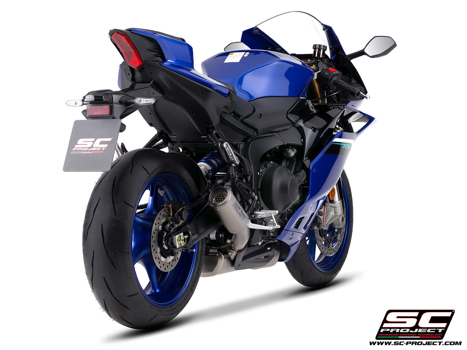 Yamaha R9 with SC-Project full exhaust system stainless steel, with CR-T titanium exhaust, with stoneguard grid, 3/4 rear view