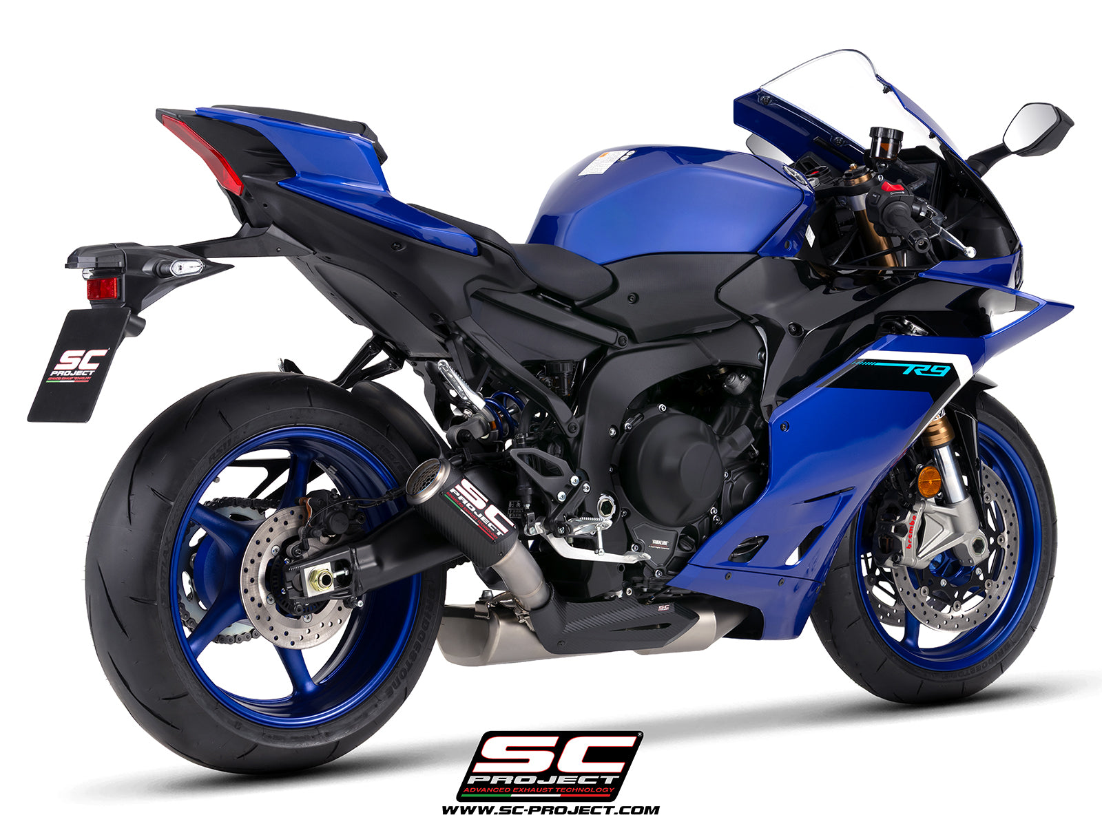 Yamaha R9 with SC-Project full exhaust system stainless steel, with CR-T carbon fibre exhaust, with stoneguard grid, 3/4 rear view