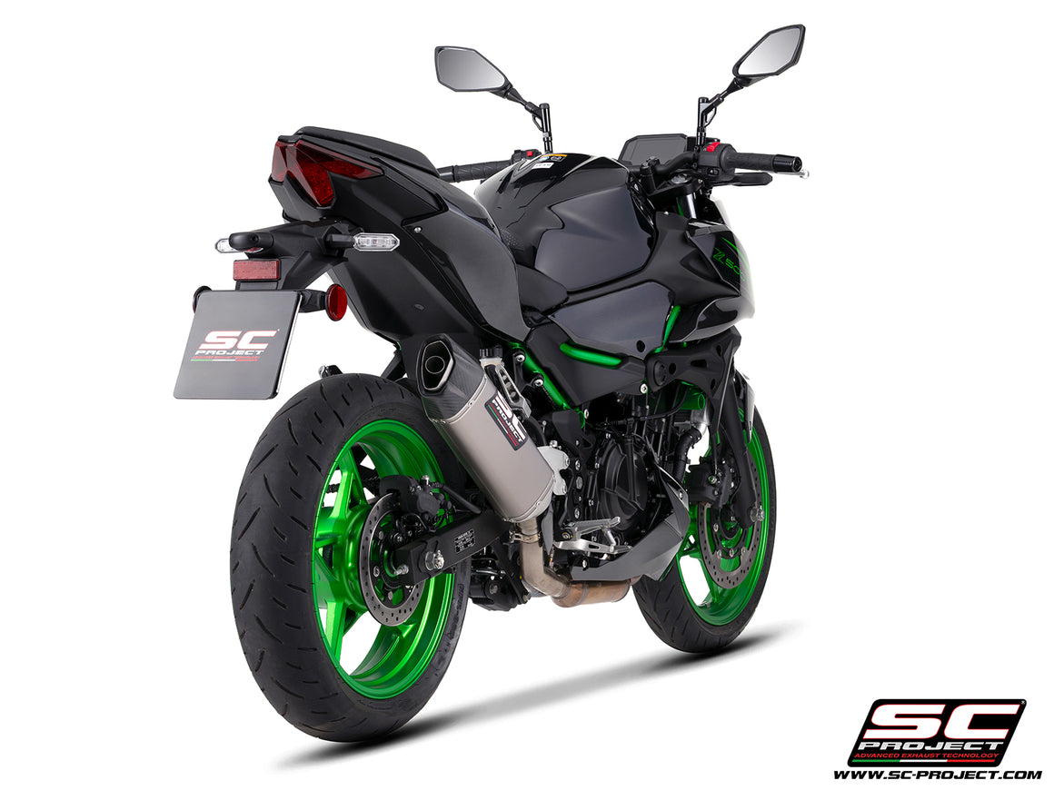Kawasaki Z500 with SC-Project SC1-X titanium exhaust, 3/4 rear view