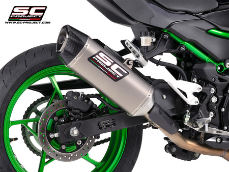 Kawasaki Z500 with SC-Project SC1-X titanium exhaust, 3/4 rear view