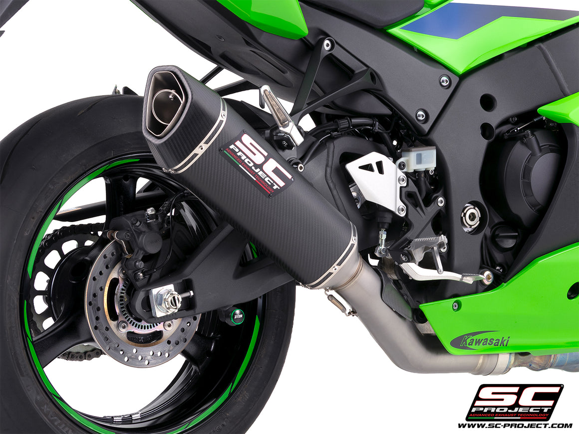 Kawasaki Ninja ZX-10R with SC-Project de-cat link pipe with SC1-R 350 mm carbon fibre exhaust, 3/4 rear view