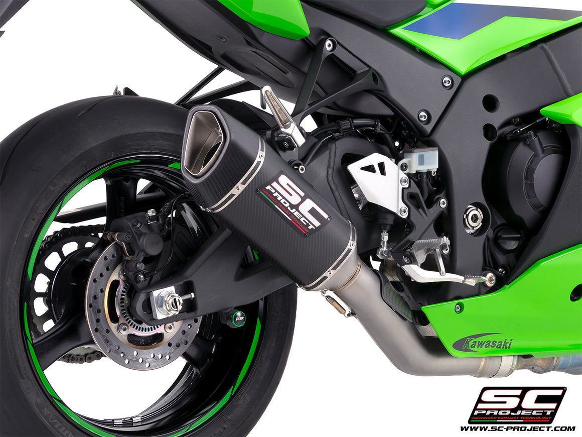 Kawasaki Ninja ZX-10R with SC-Project de-cat link pipe with SC1-R 250 mm carbon fibre exhaust, 3/4 rear view