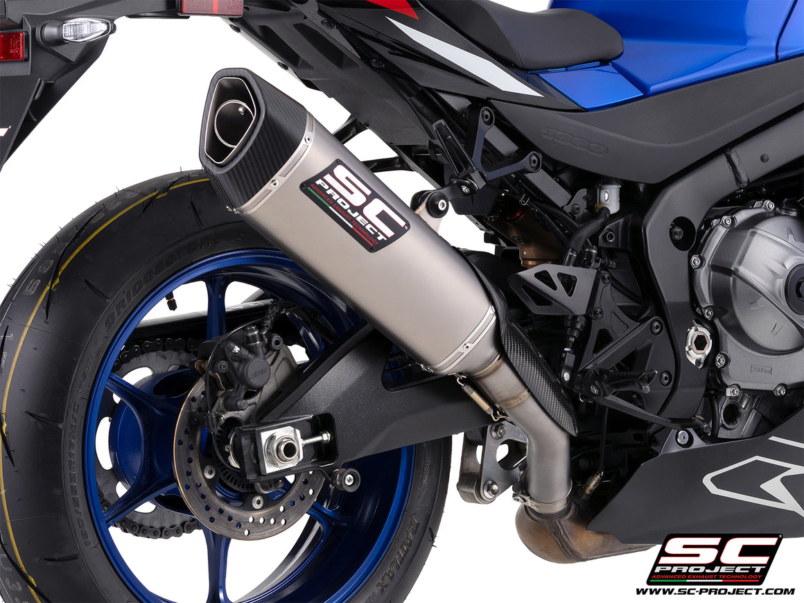 Suzuki GSX-R1000R with SC-Project SC1-R 350mm titanium exhaust, 3/4 rear view