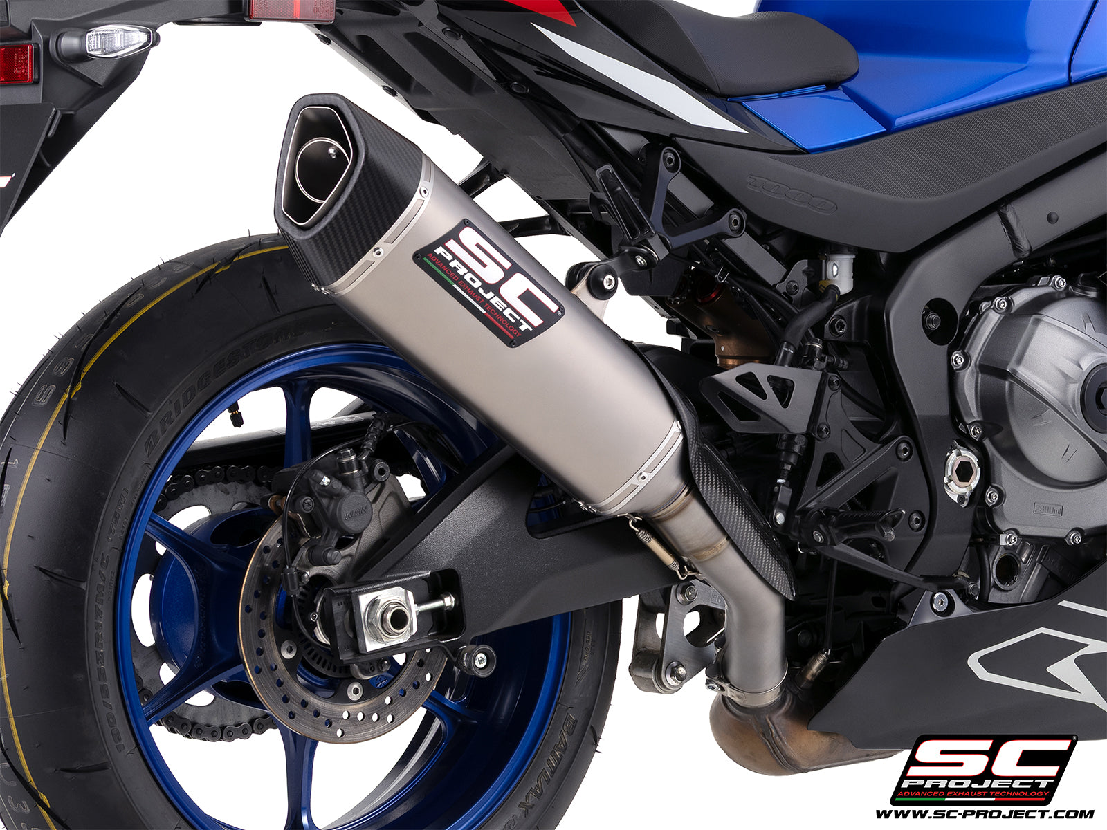 Suzuki GSX-R1000R with SC-Project SC1-R 350mm titanium exhaust, 3/4 rear view
