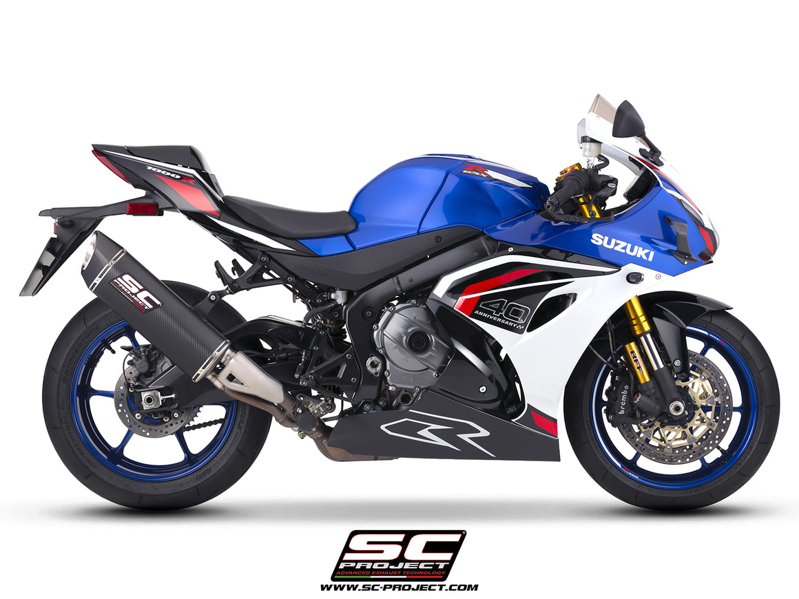 Suzuki GSX-R1000R with SC-Project SC1-R GT carbon fibre exhaust, 3/4 rear view