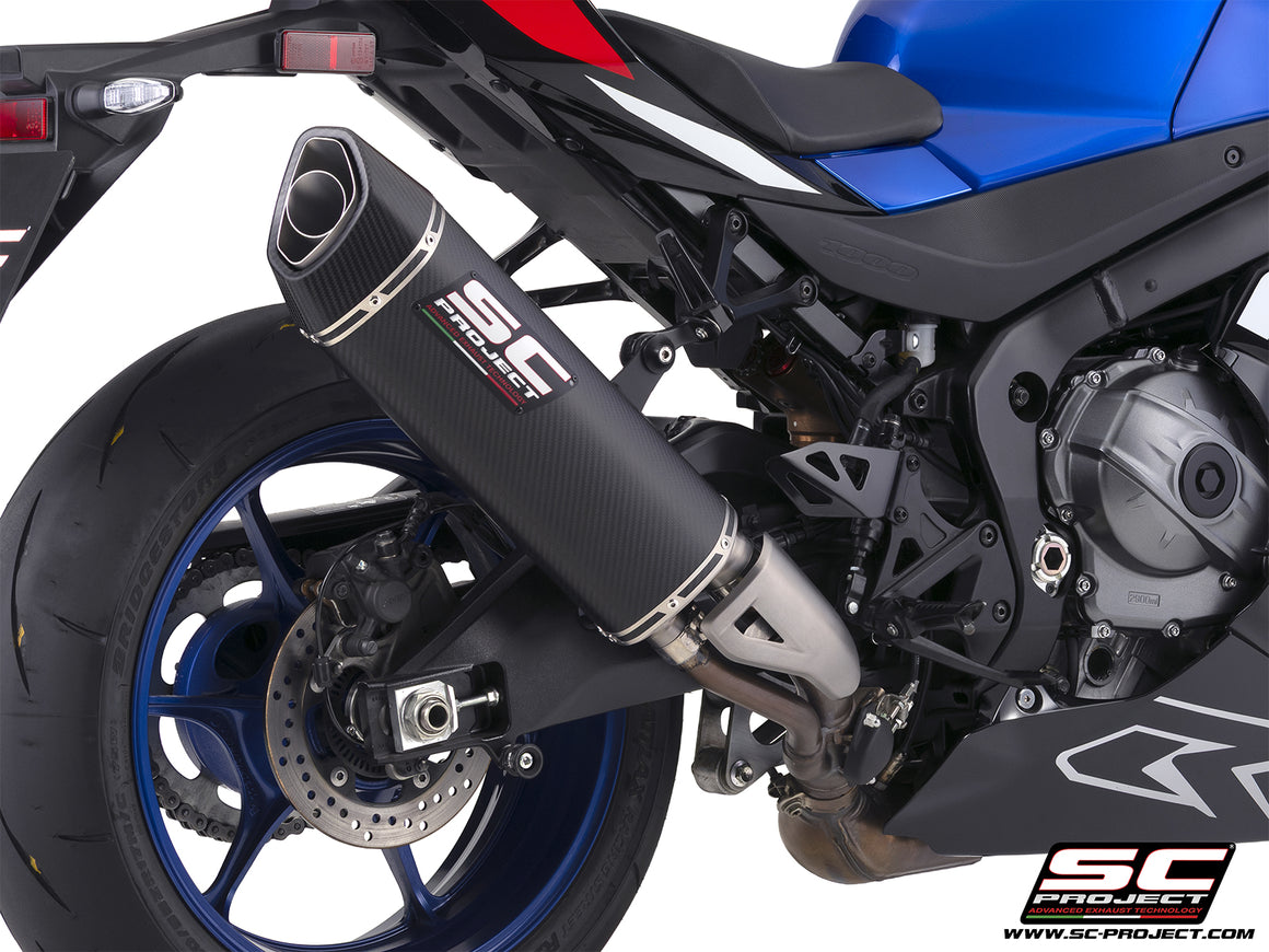 Suzuki GSX-R1000R with SC-Project SC1-R GT carbon fibre exhaust, 3/4 rear view