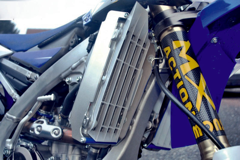 AXP RADIATOR BRACES BLU
