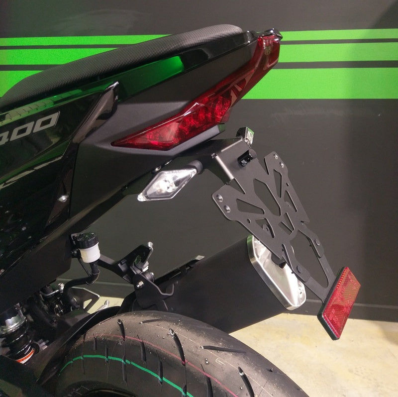 V PARTS kentekenplaathouder zwart Kawasaki Ninja 400