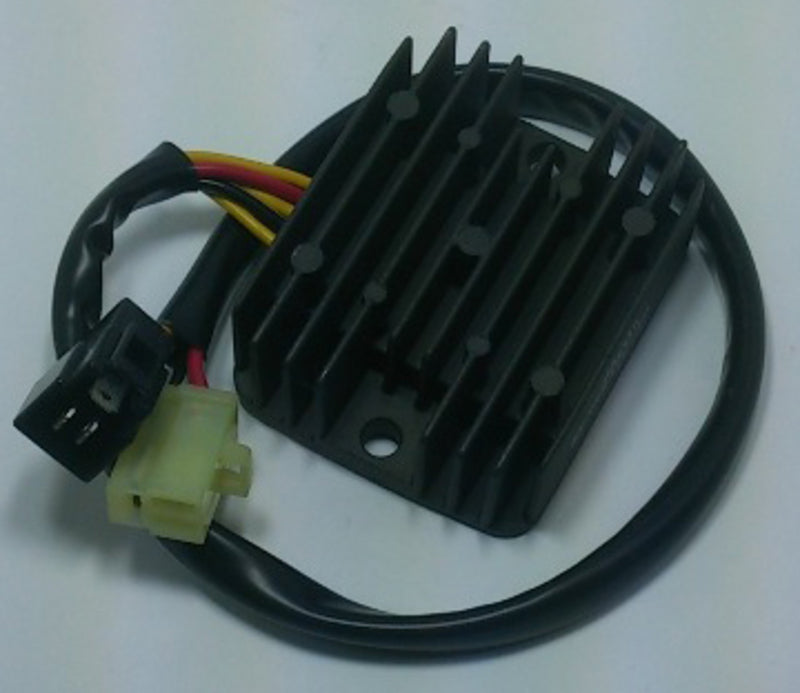 TOURM REGULATOR TOURMAX Spanningsregelaar - Suzuki