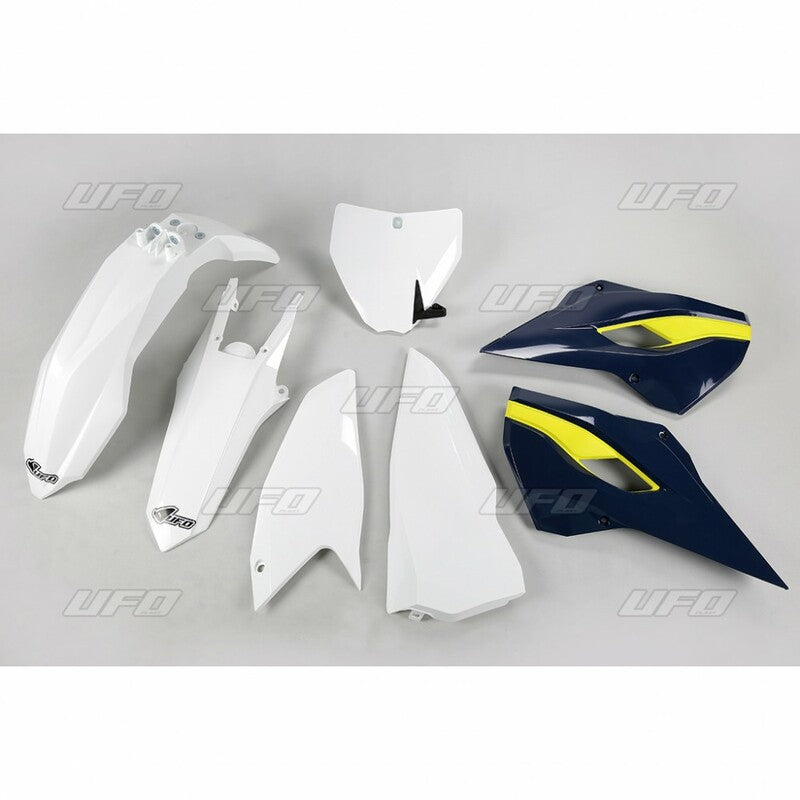 UFO PLASTIC KIT, WHITE/BLUE