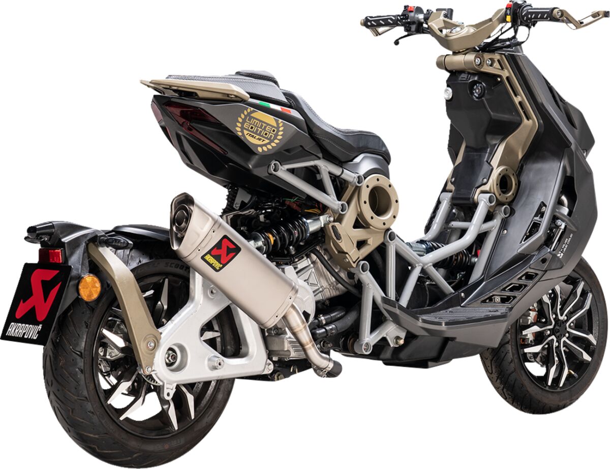 Akrapovic Slip-On Line uitlaatdemper titanium - Italjet DRAGSTER 125 / DRAGSTER 200 (2020-2025) | Femon Parts