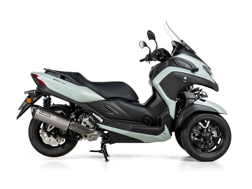 Akrapovic Slip-On Line uitlaatdemper zwart - Yamaha LMW 300 / Tricity e.a. (2025) | Femon Parts