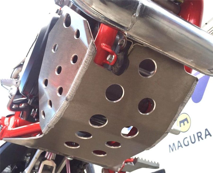 BOANO aluminium skidplate - Beta X-Trainer