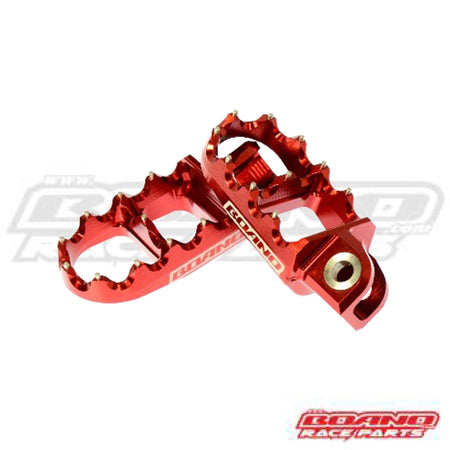 BOANO voetsteunen NEW, rood - Beta RR 2T/4T (2005-2019) en X-Trainer (2015-2026)