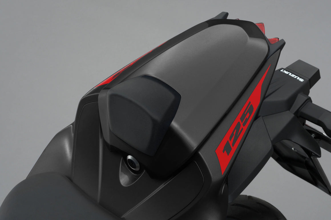 Buddyseat cover GSX-S/R125 Zwart