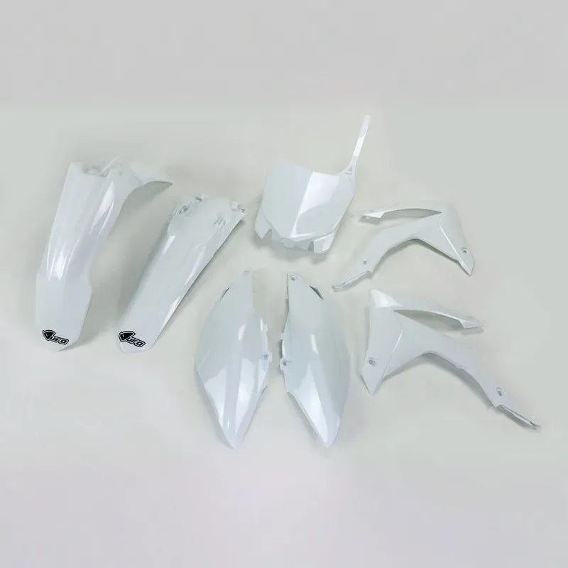 UFO Plast PLASTIC KIT, WHT/WHT