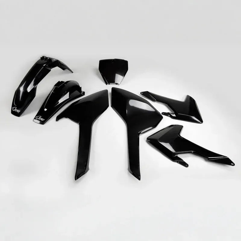 UFO Plast PLASTIC KIT, BLK/BLK