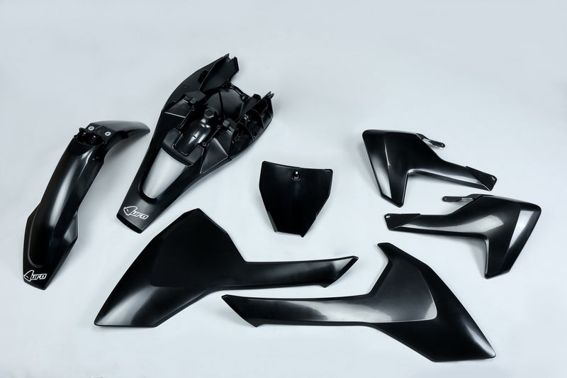 UFO-KUNSTSTOFFBAUSATZ, SCHWARZ/SCHWARZ